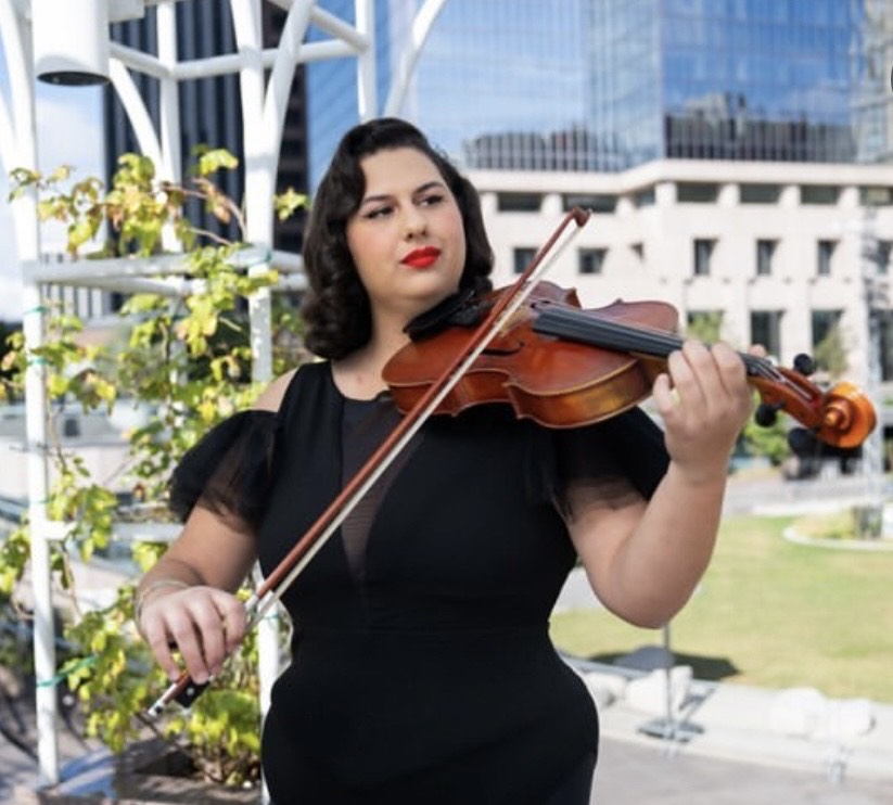 Ioana Istrate on her viola.
